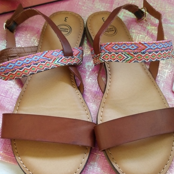 Kids sandals sz 3 Wonder Nation - Picture 1 of 3